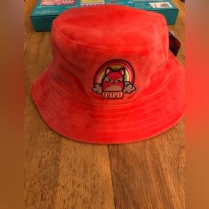 BNWT Squishmallow Hat / Fox 🦊 one size fits most Red velvet